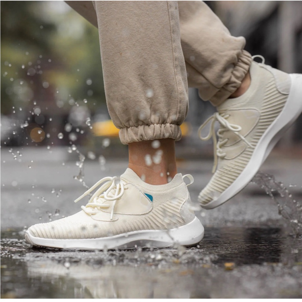 Vessi Everyday Waterproof Sneakers in Cream Size 5 US
